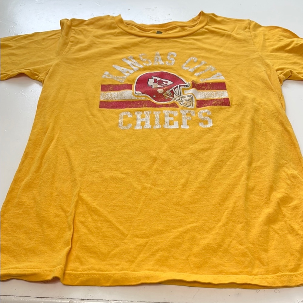 Team Apparel Youth XL Kansas City Chiefs Yellow Red Short Sleeve Graphic T